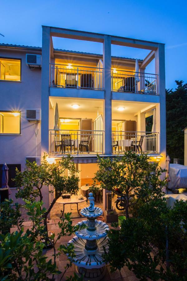 Apartment Smuljic Vrboska Exterior photo